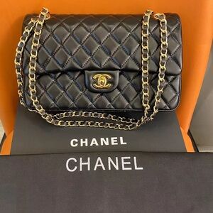 Chanel Black Quilted Shoulder Bag with Gold Chain